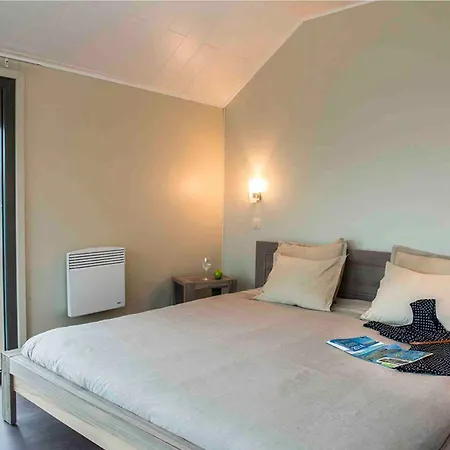 Golden Lakes Village Ardennes Parque de vacaciones 4*