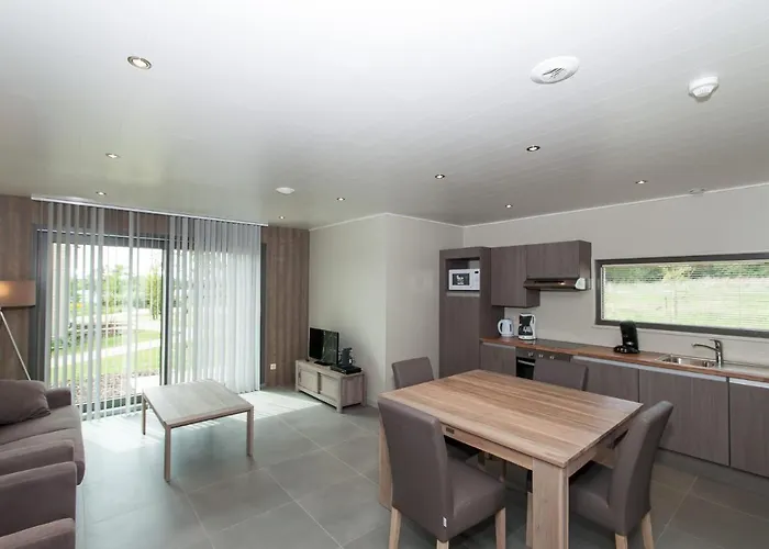 Golden Lakes Village Ardennes 4*