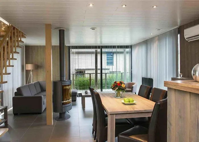 Golden Lakes Village Ardennes Village de vacances 4*