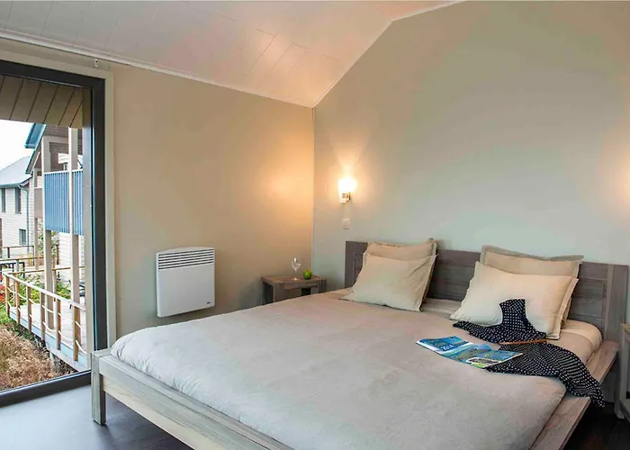 Golden Lakes Village Ardennes Village de vacances 4*